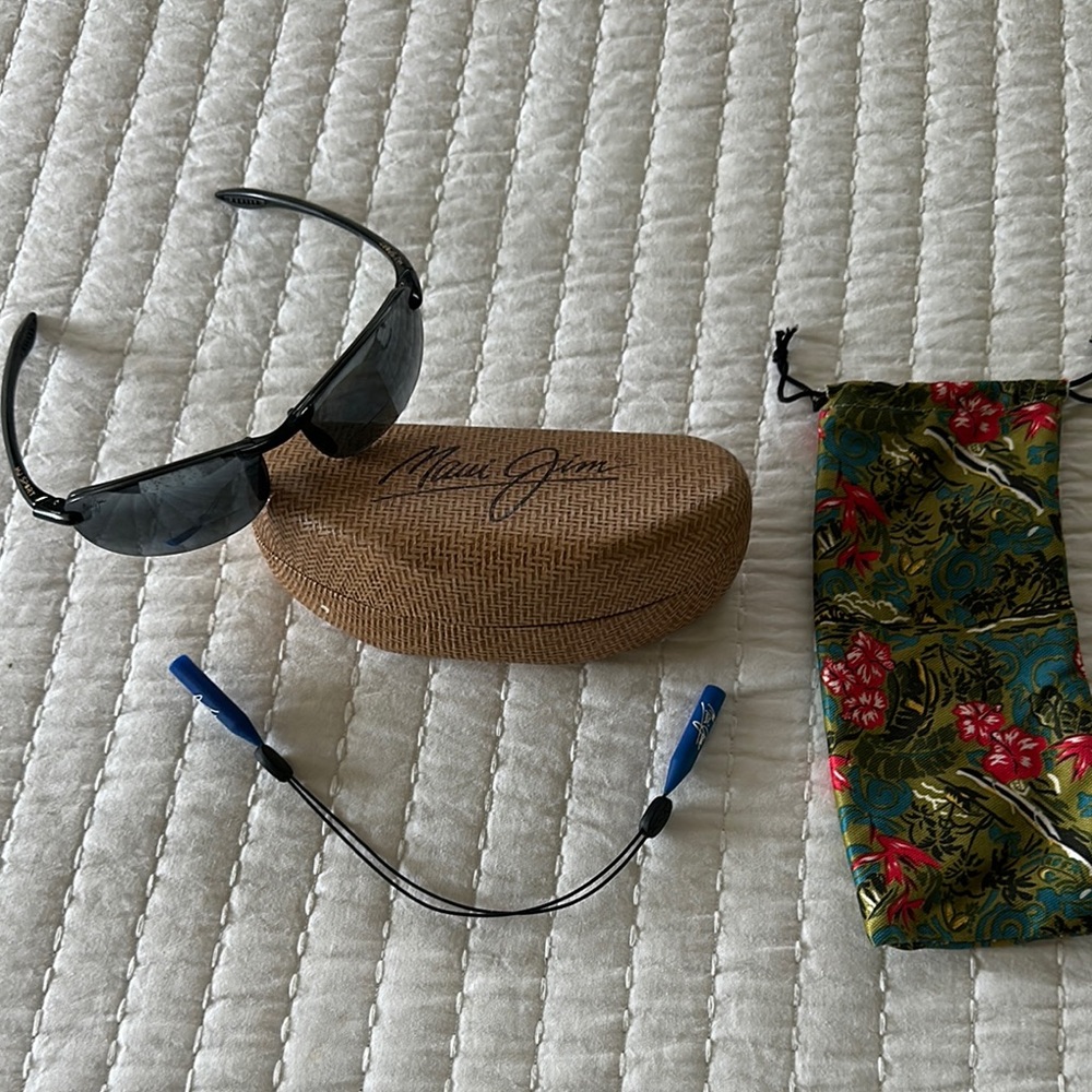 Maui Jim Black Sunglasses with readers and head strap. case. Floral Pouch +2.50